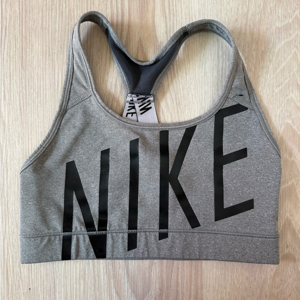 Nike Women's Gray Sports Bra Size Small